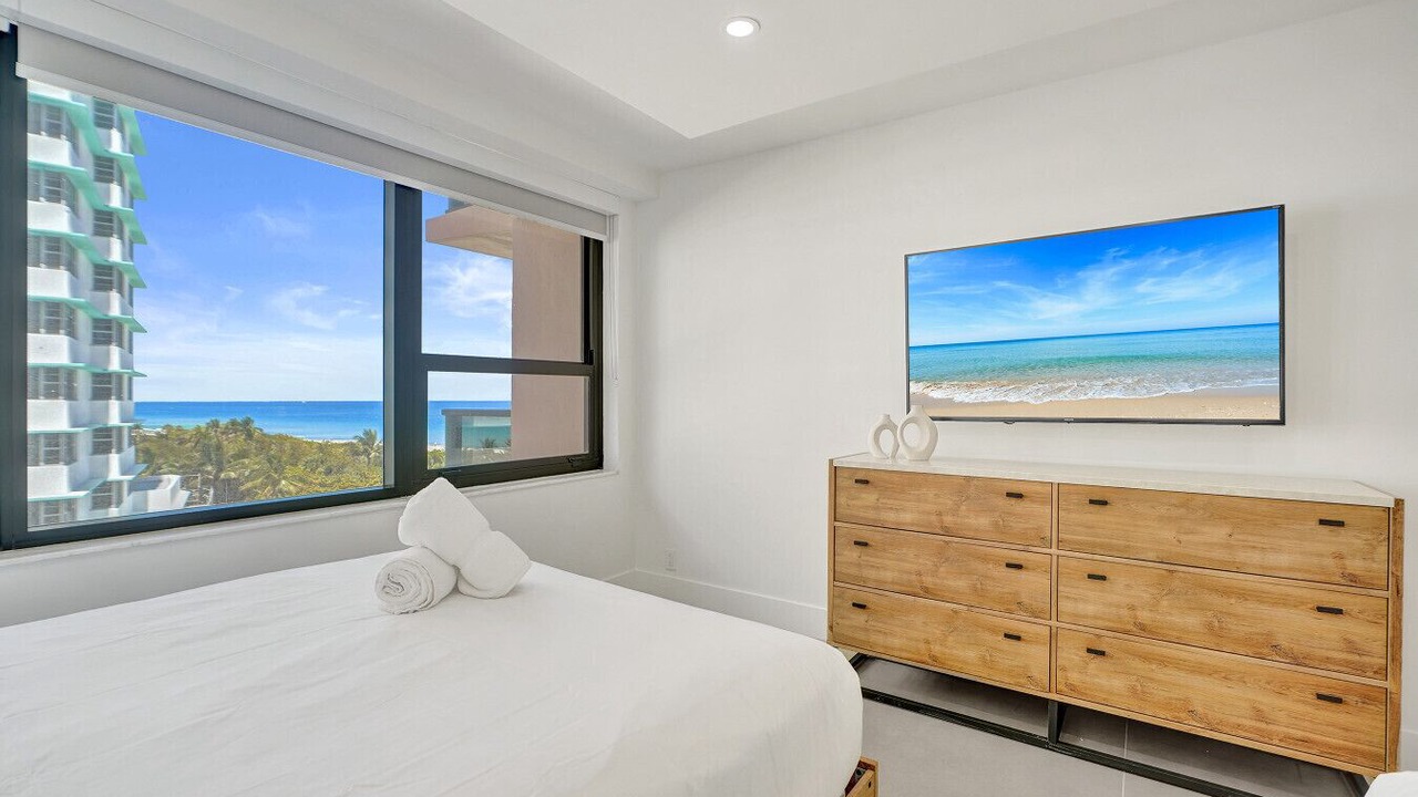 Photo of Bedroom in Mid Beach