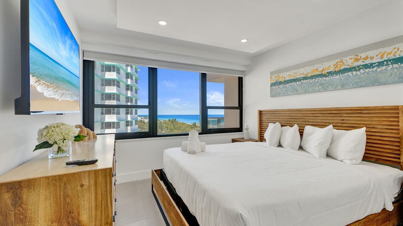 Photo of Bedroom in Mid Beach