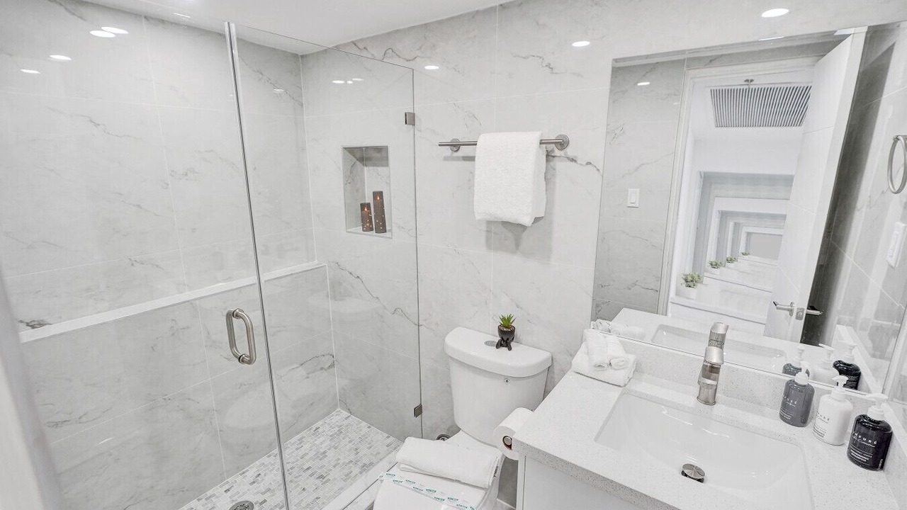 Photo of Bathroom in Mid Beach