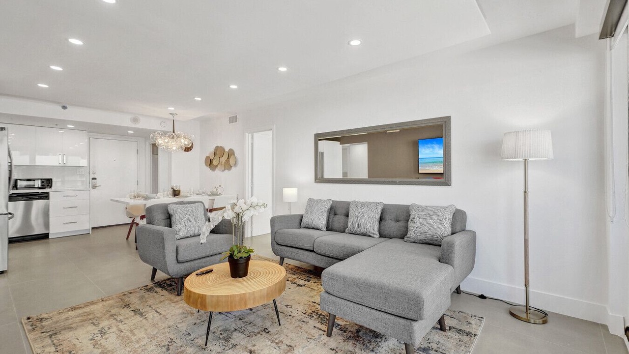 Photo of Livingroom in Mid Beach