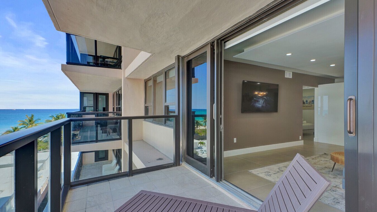 Photo of Outdoor in Mid Beach