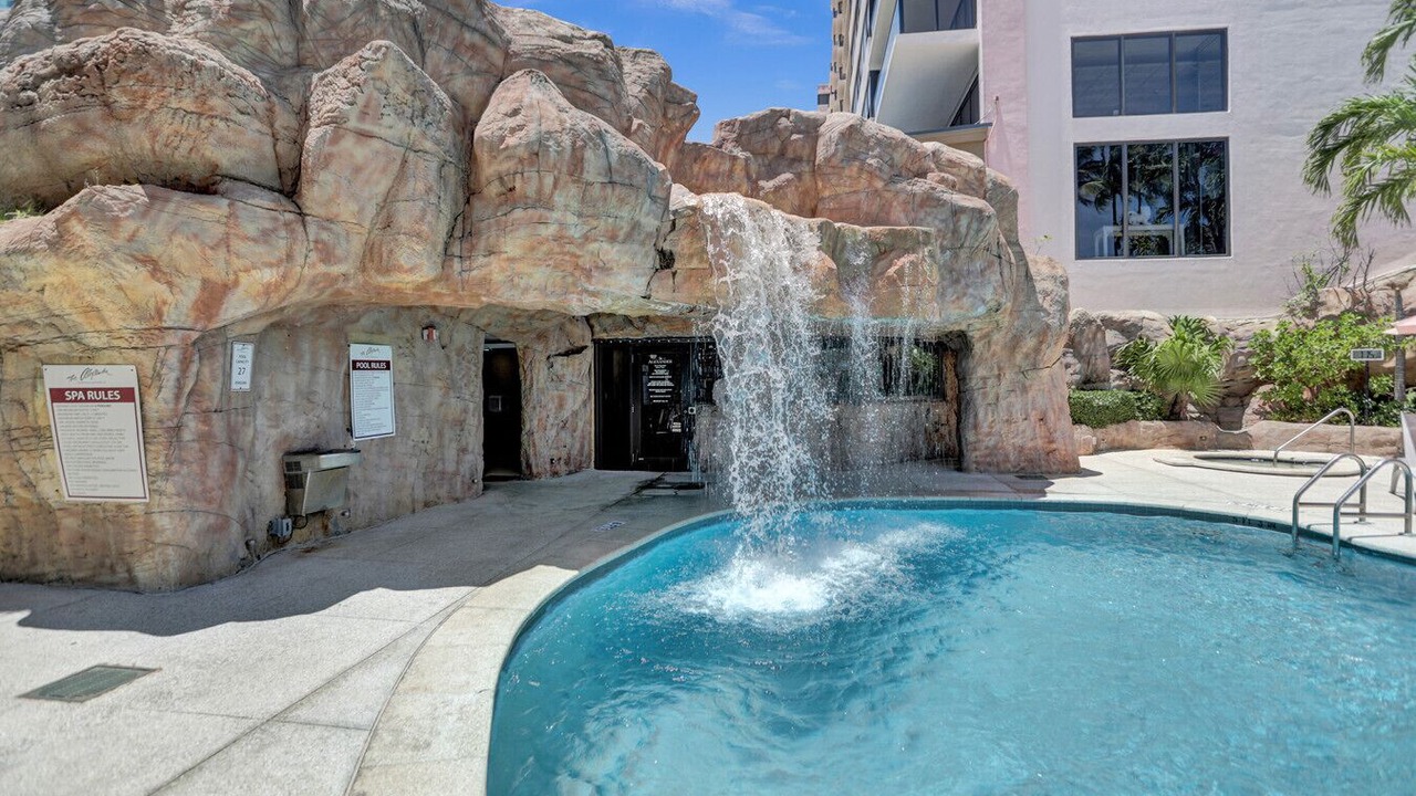 Photo of Outdoor in Mid Beach