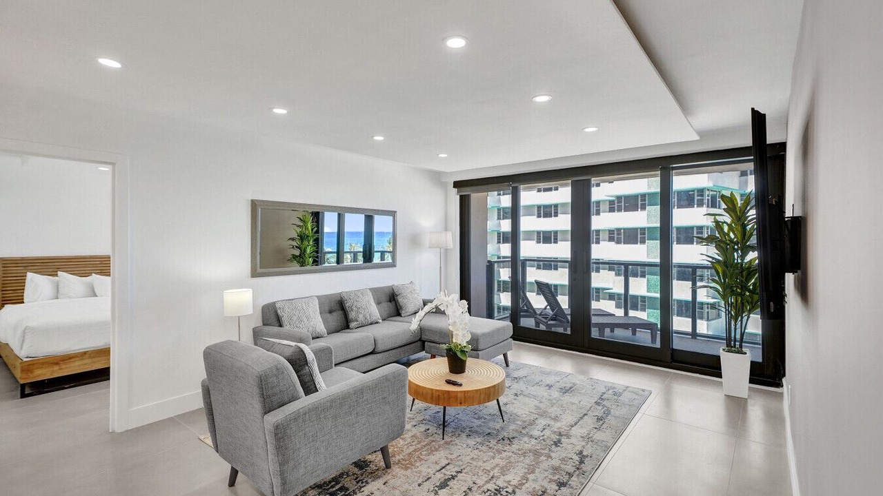 Photo of Livingroom in Mid Beach
