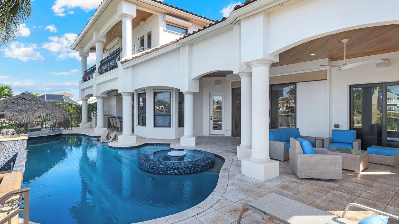 Photo of Outdoor in Pelican
