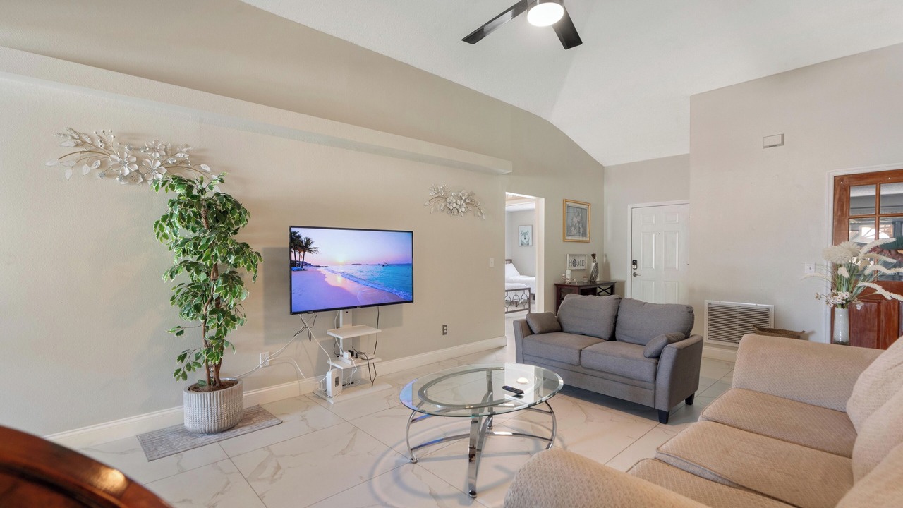 Photo of Livingroom in Pinellas Park