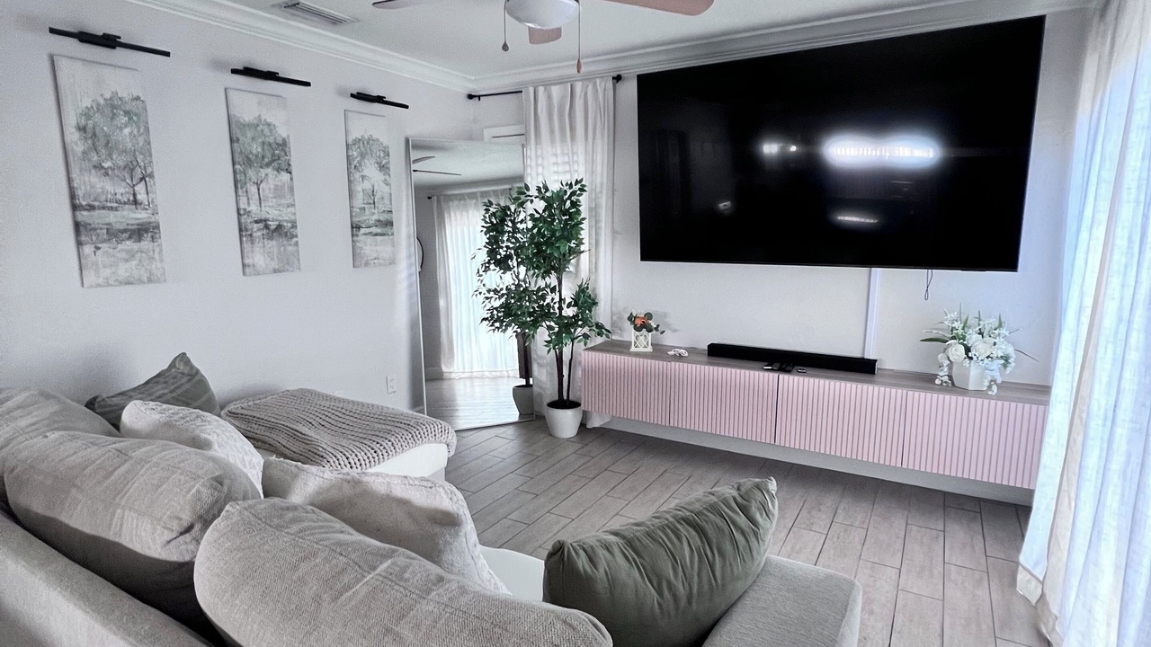 Photo of Livingroom in Carrollwood