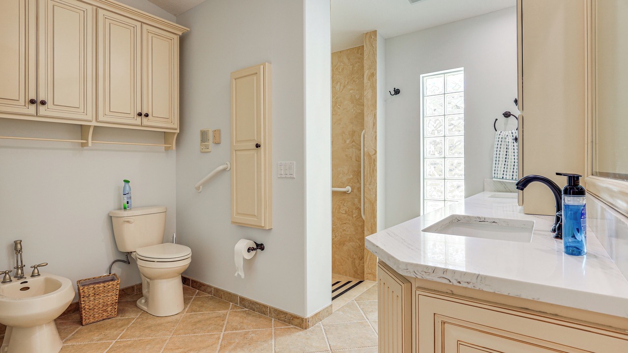 Photo of Bathroom in Nettles Island
