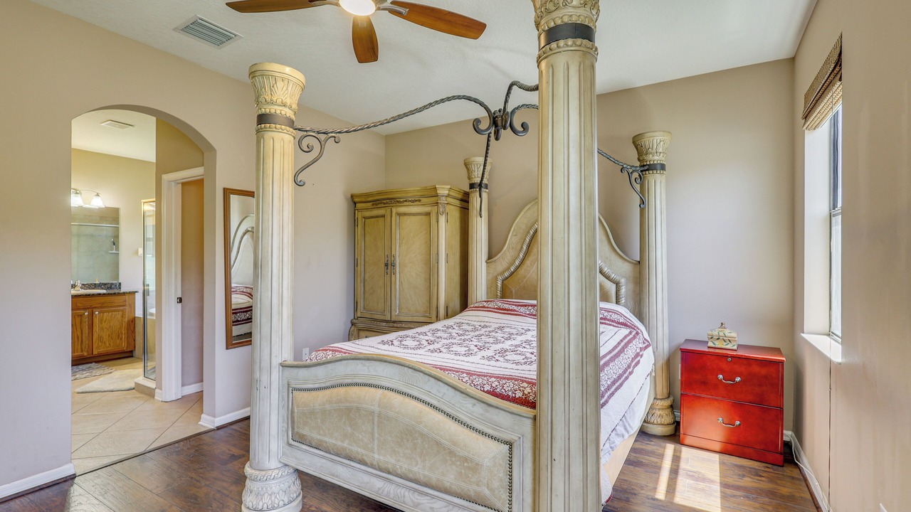 Photo of Bedroom in Riverview
