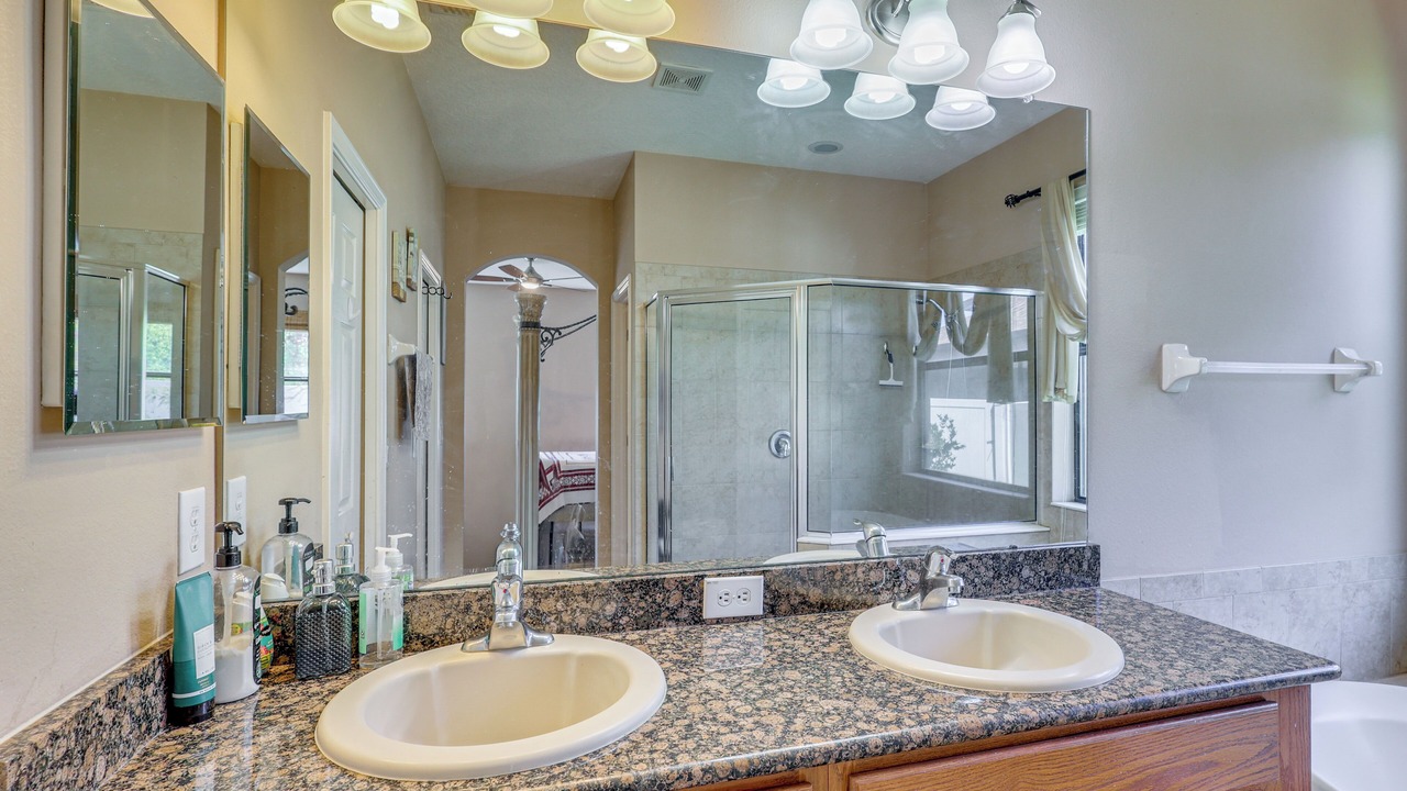 Photo of Bathroom in Riverview