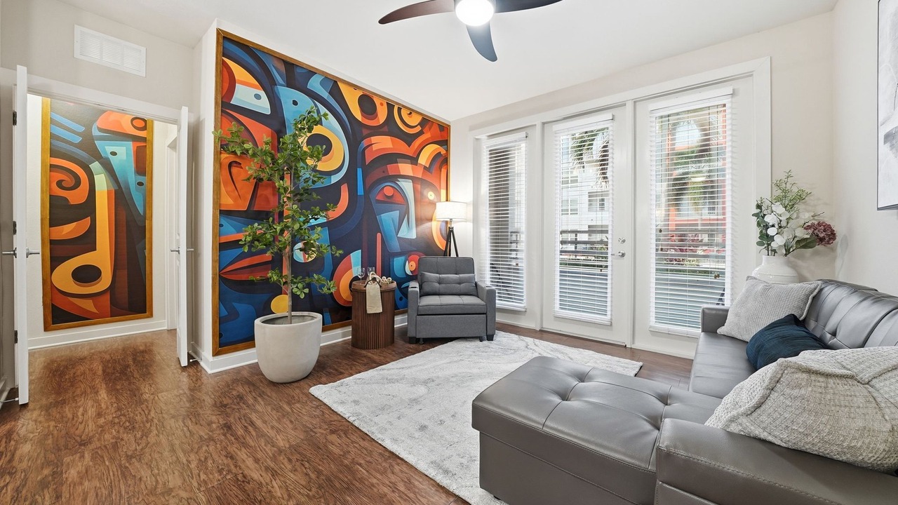 Photo of Livingroom in Courier City - Oscawana