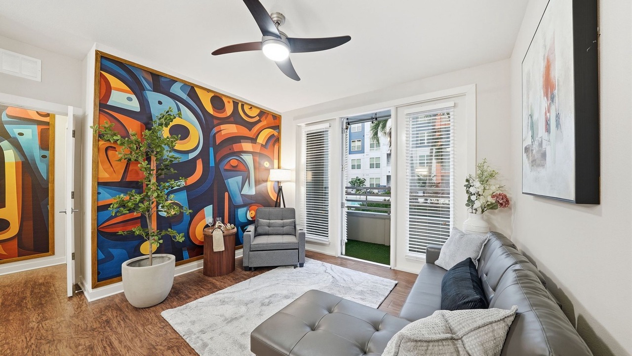 Photo of Livingroom in Courier City - Oscawana