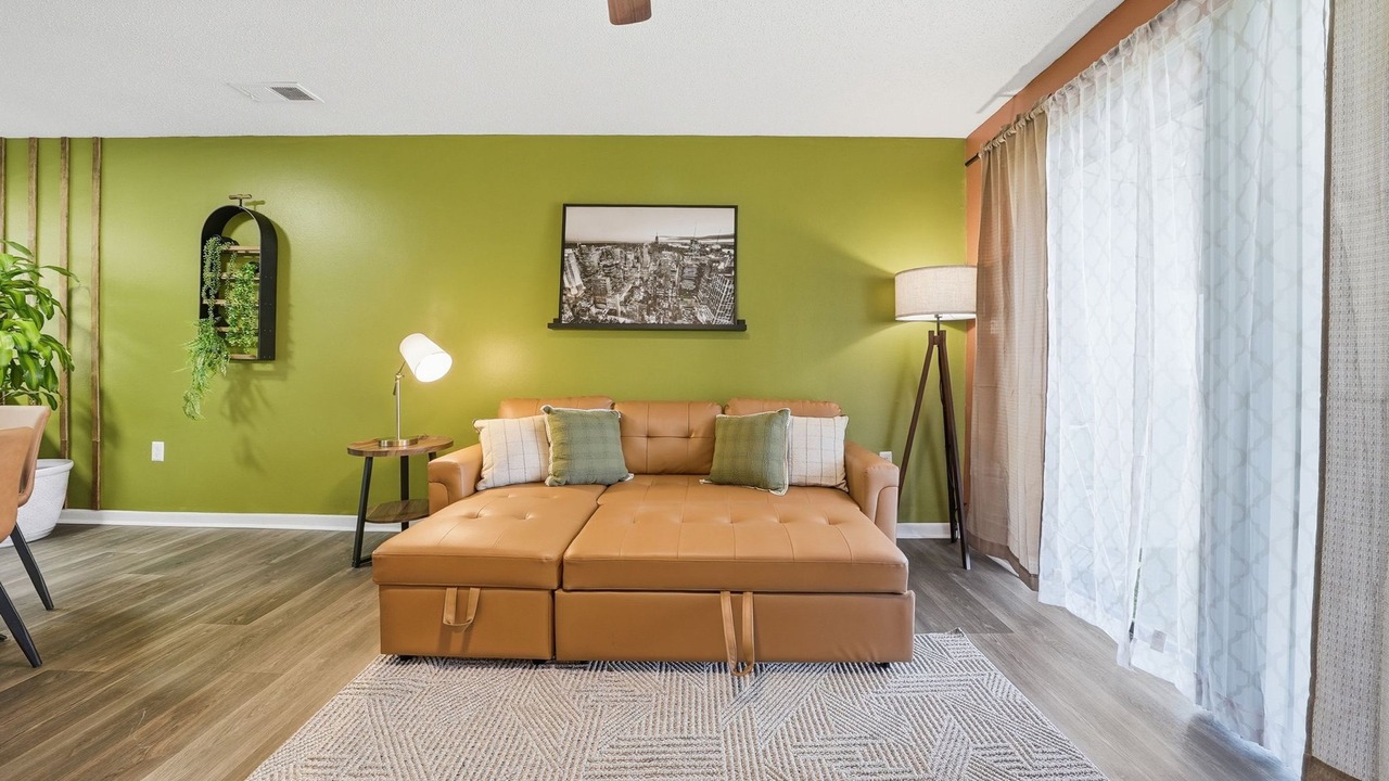 Photo of Livingroom in Town N County Park