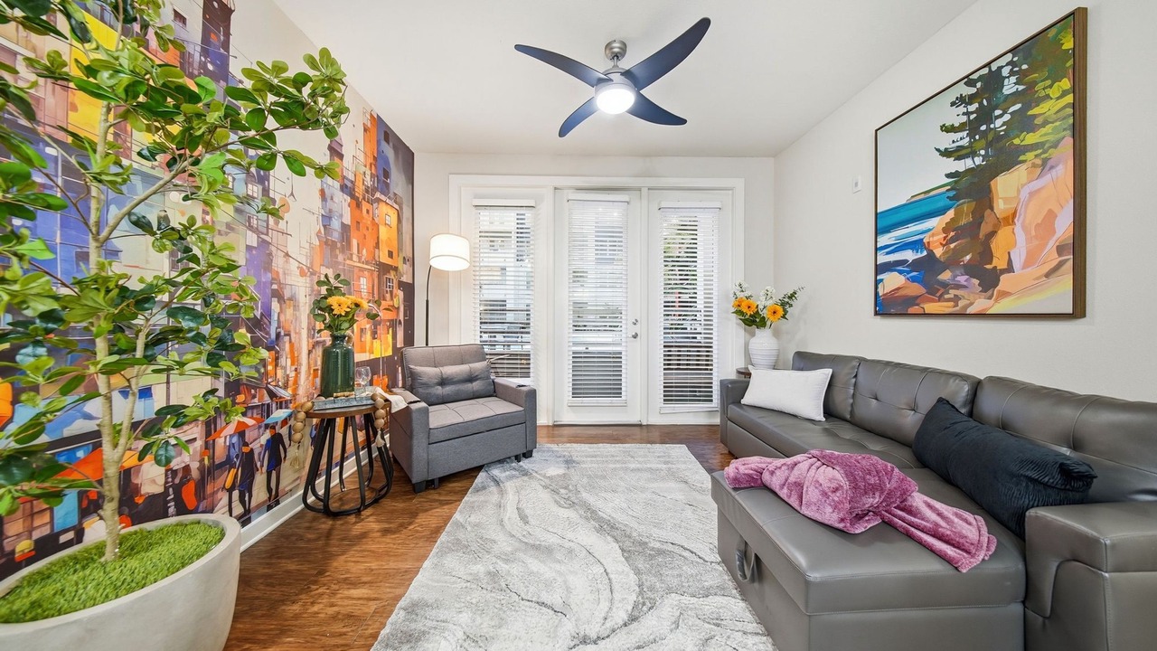 Photo of Livingroom in Courier City - Oscawana