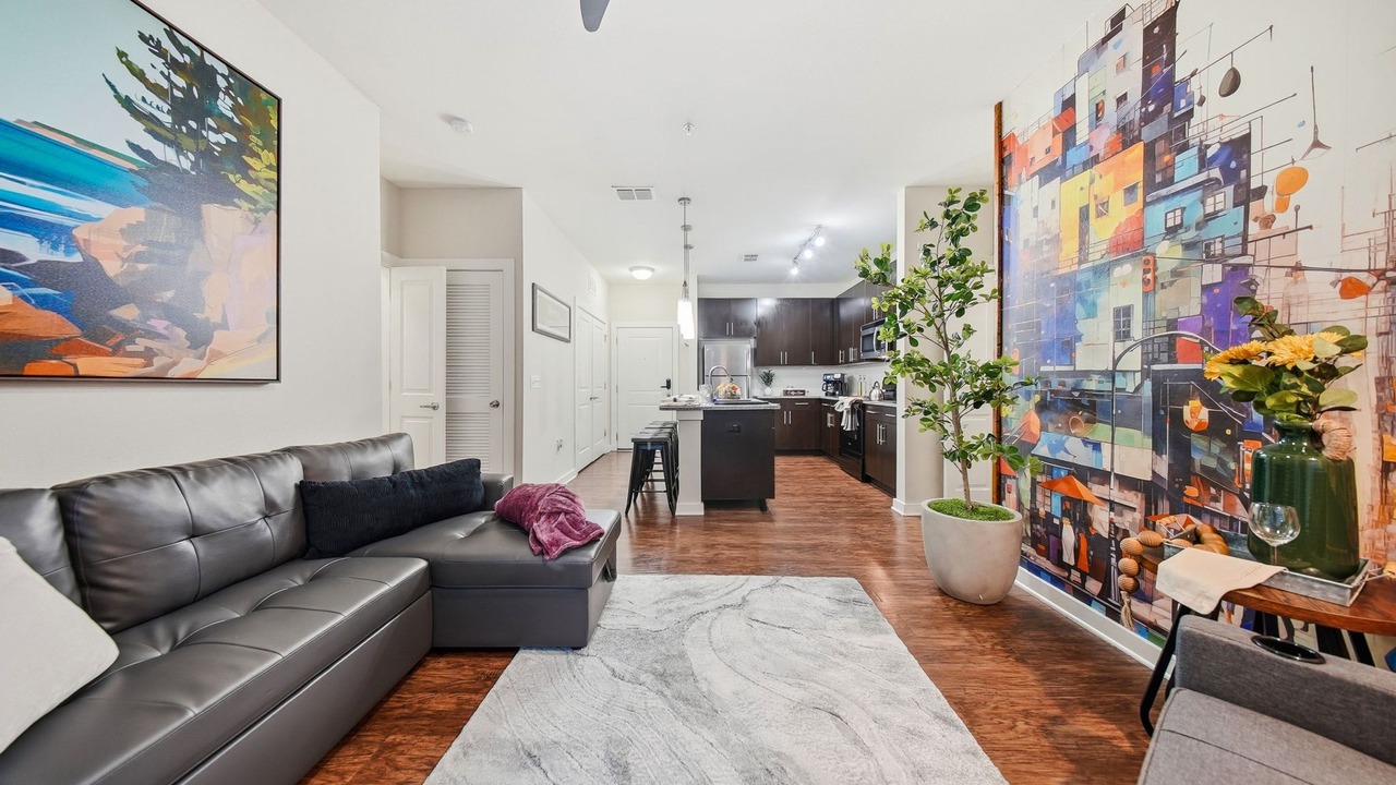 Photo of Livingroom in Courier City - Oscawana