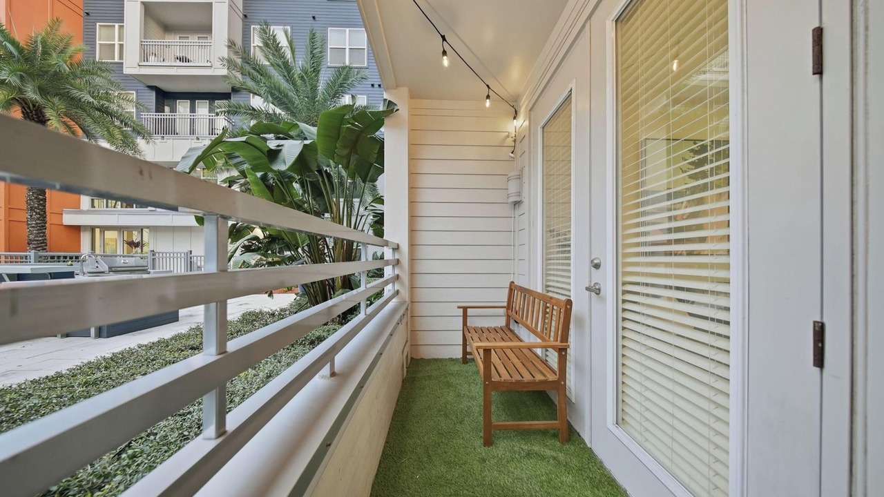 Photo of Patio Balcony in Courier City - Oscawana