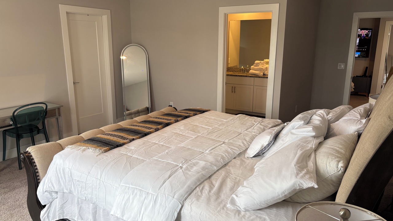 Photo of Bedroom in Crystal Cove