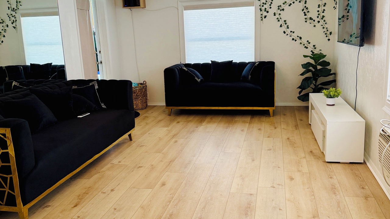 Photo of Livingroom in Town N County Park