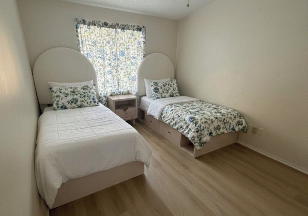 Photo of Bedroom in Town N County Park