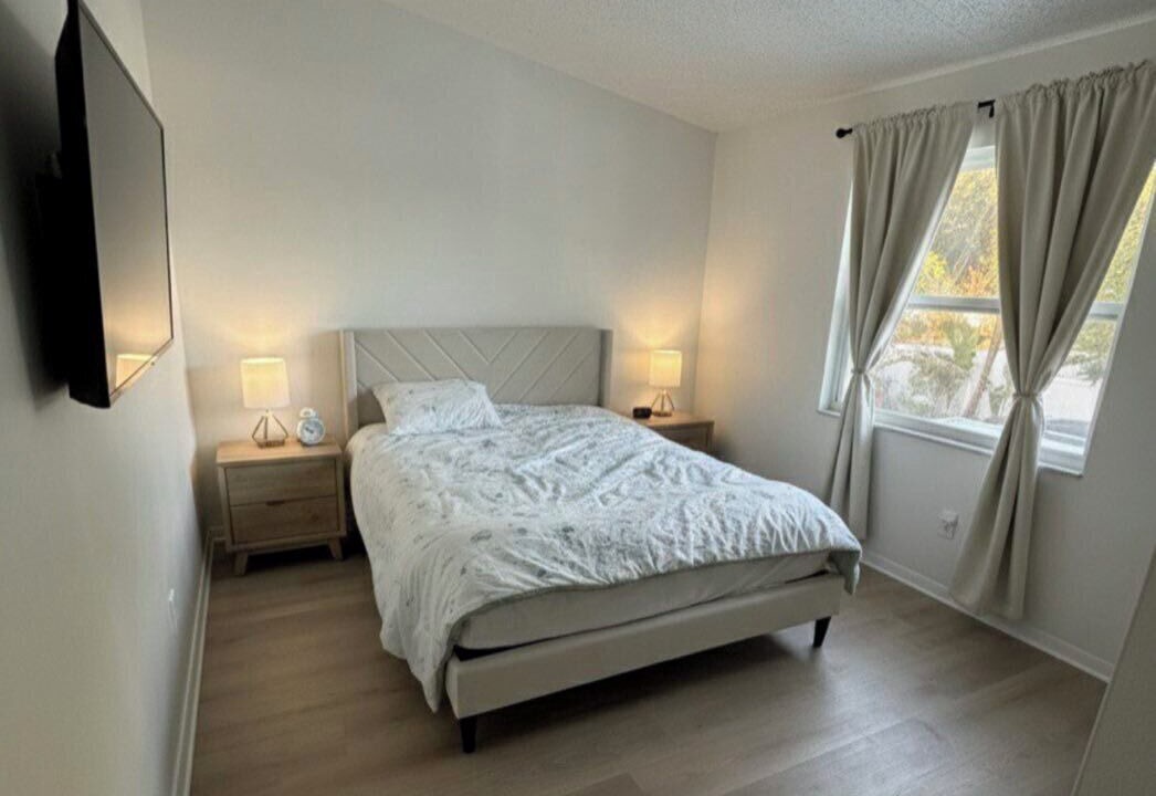 Photo of Bedroom in Town N County Park