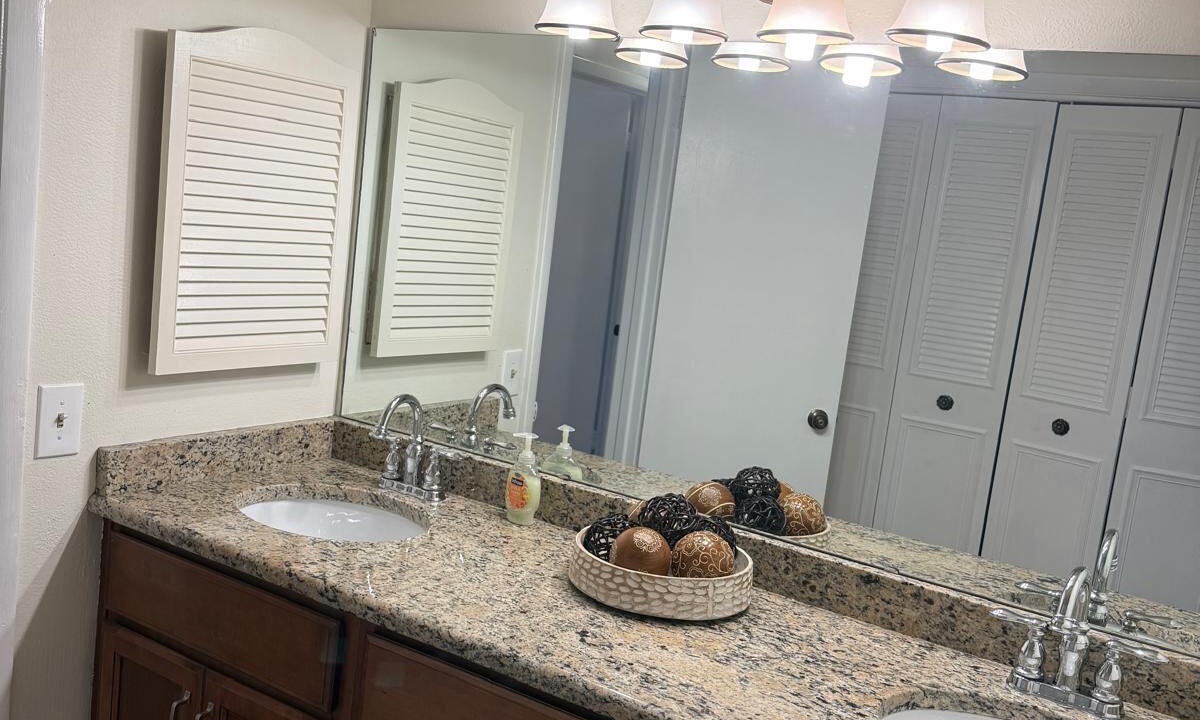 Photo of Bathroom in Cypress Gardens