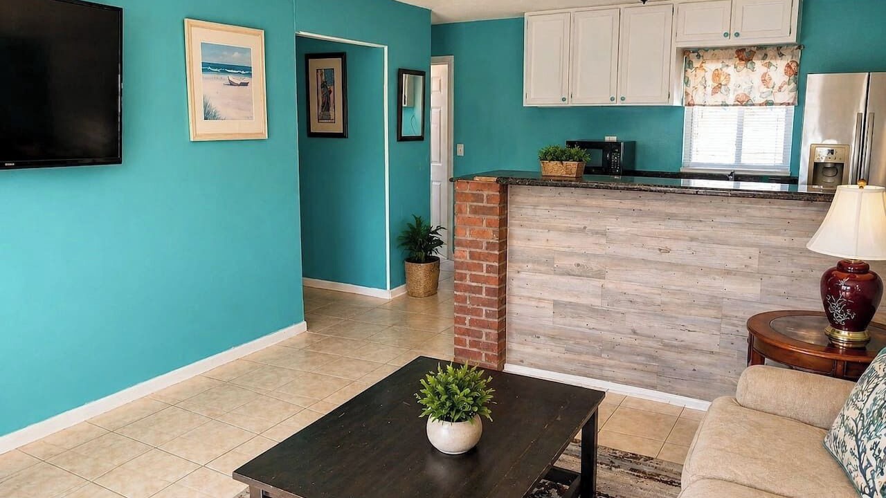 Photo of Livingroom in Pine Manor
