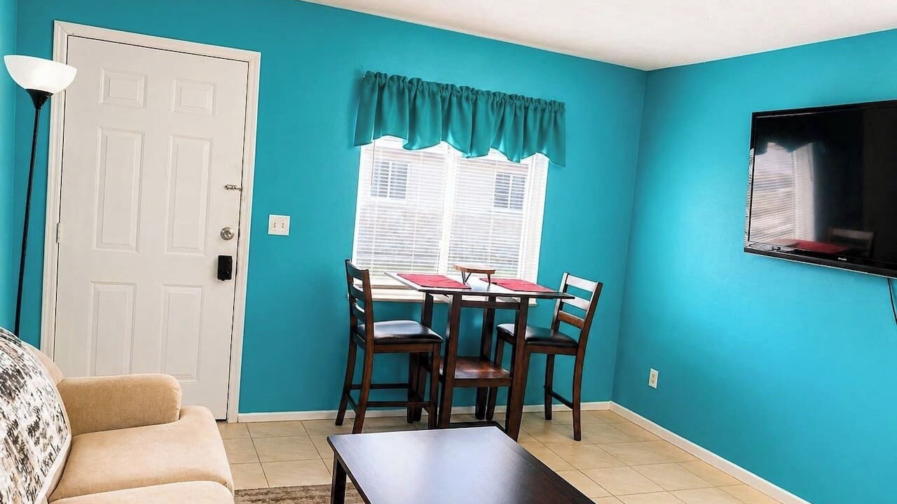 Photo of Livingroom in Pine Manor