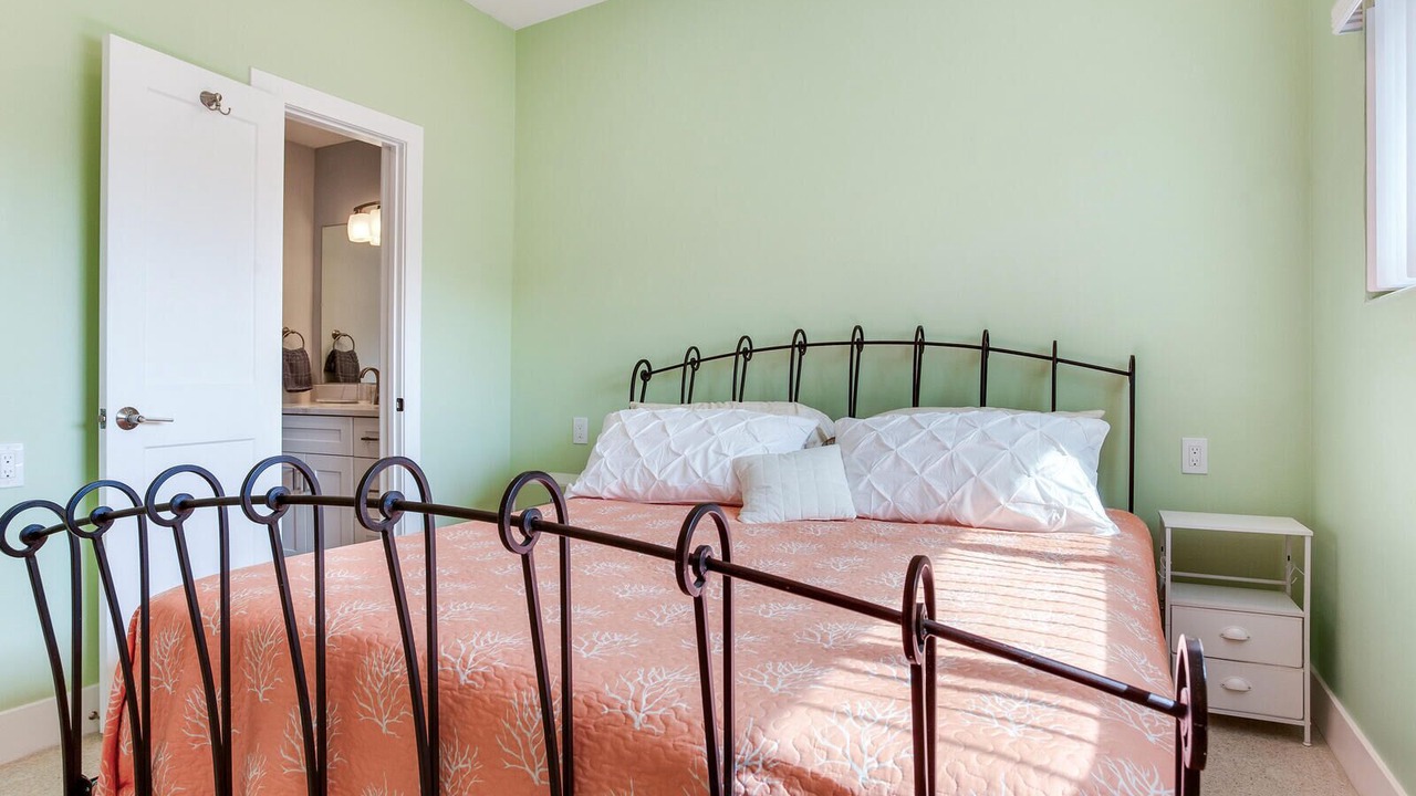 Photo of Bedroom in Redington Beach