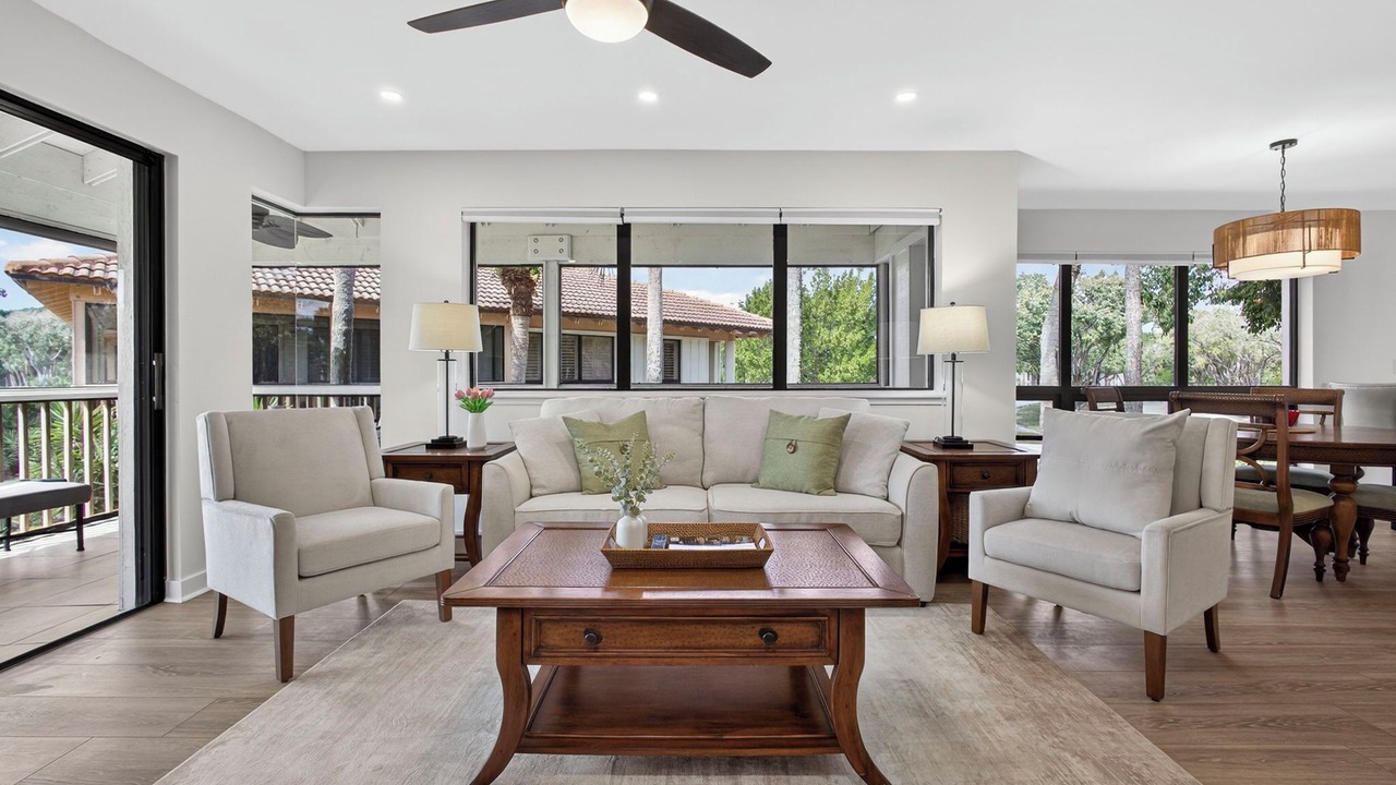 Photo of Livingroom in Hunt Club