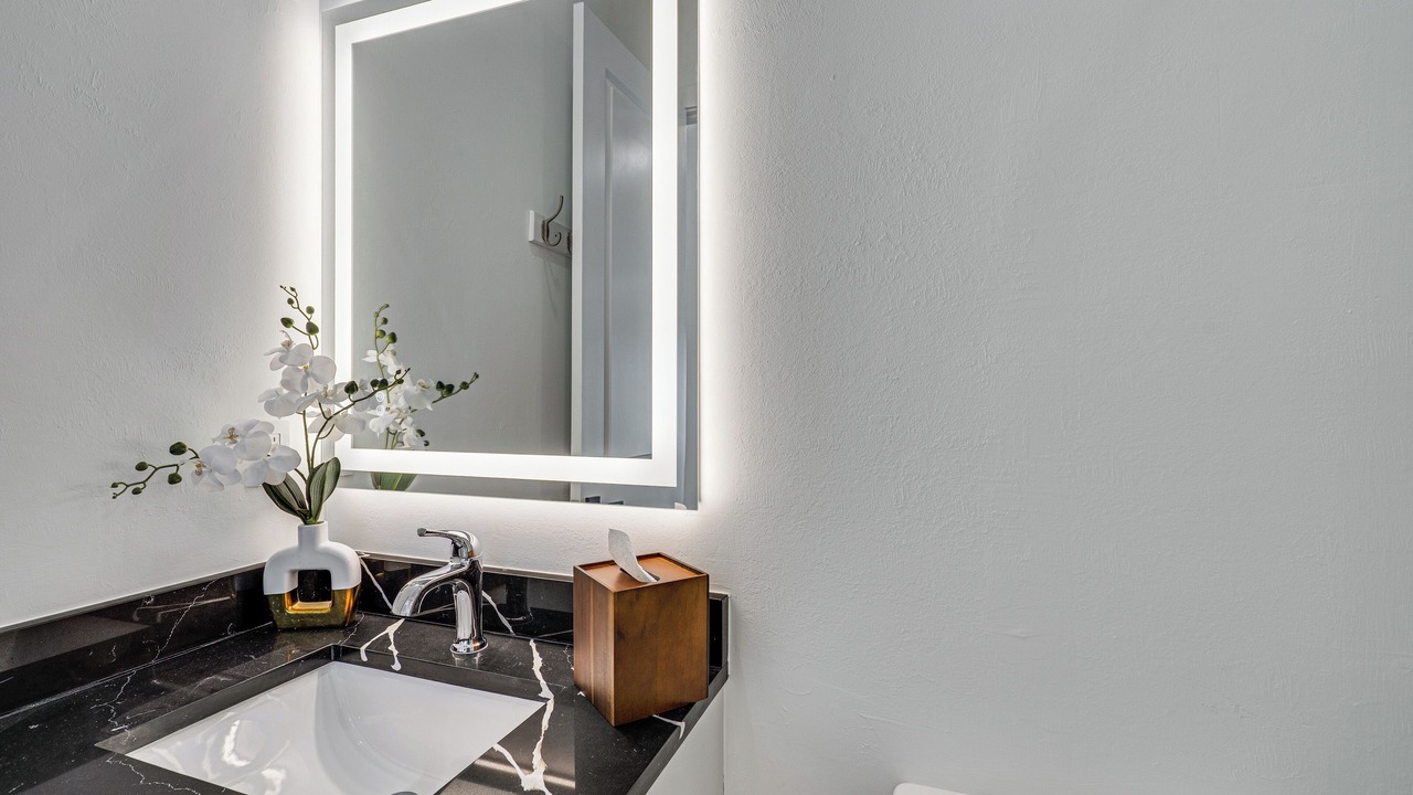 Photo of Bathroom in Caloosahatchee