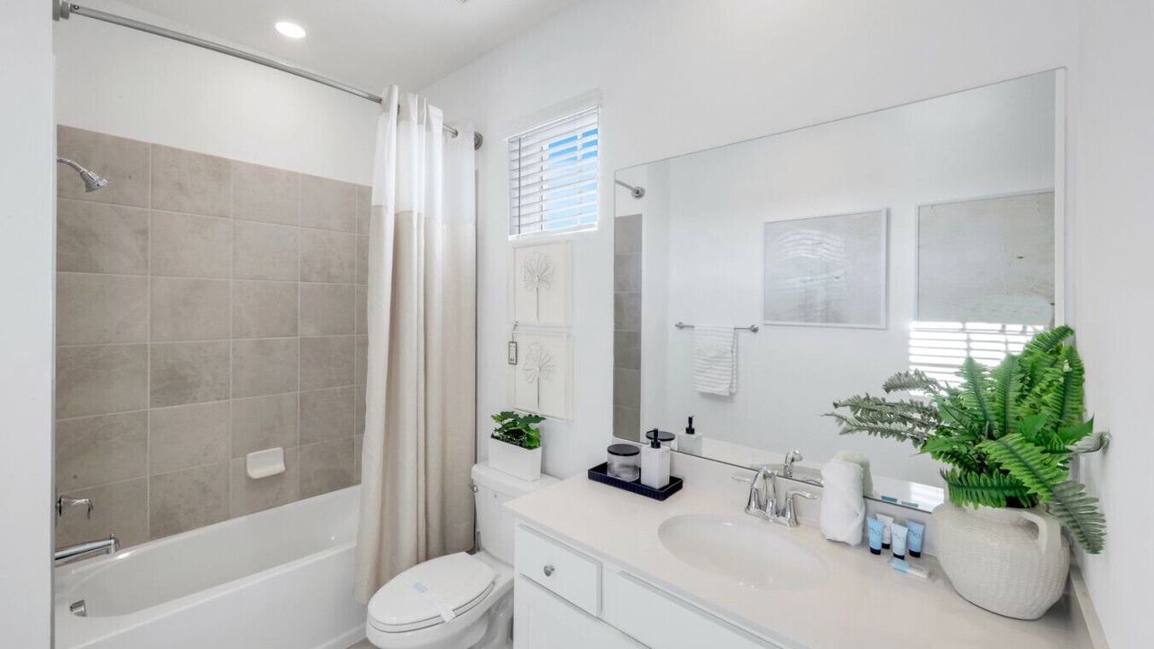 Photo of Bathroom in Lehigh Acres