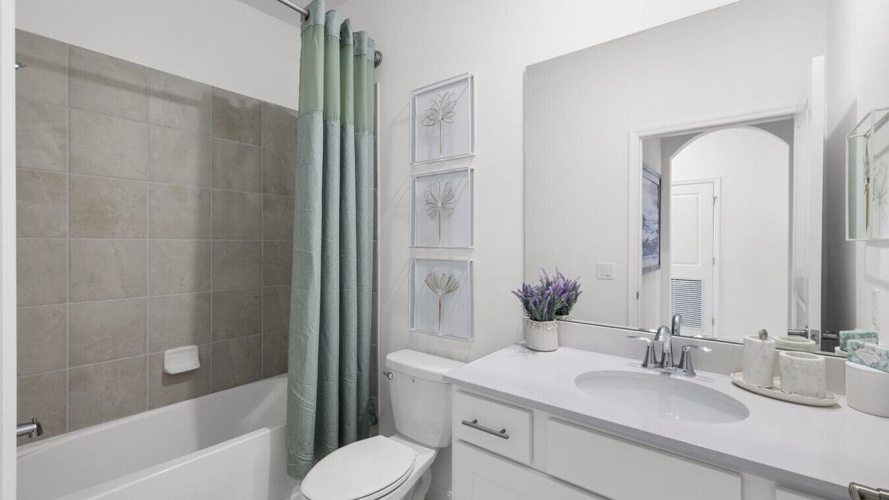 Photo of Bathroom in Lehigh Acres