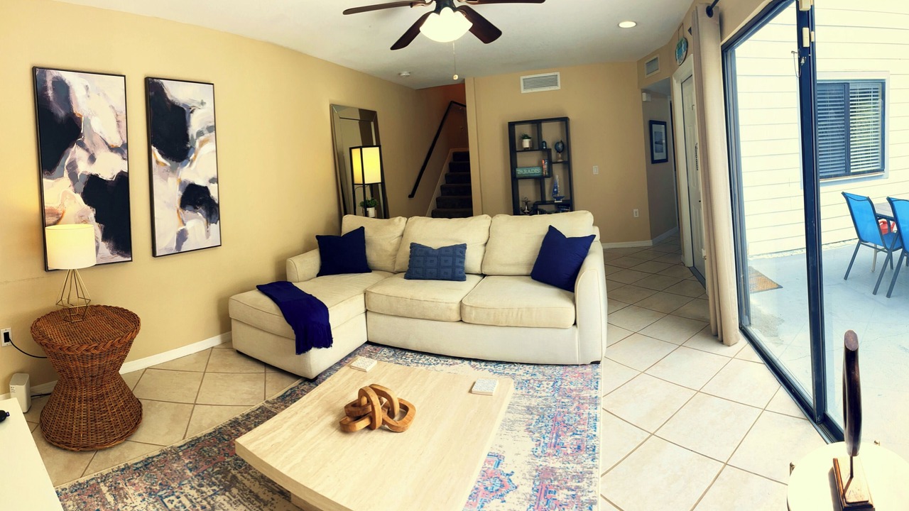 Photo of Livingroom in Pine Manor