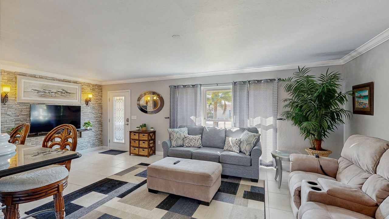 Photo of Livingroom in Lochmoor Waterway Estates