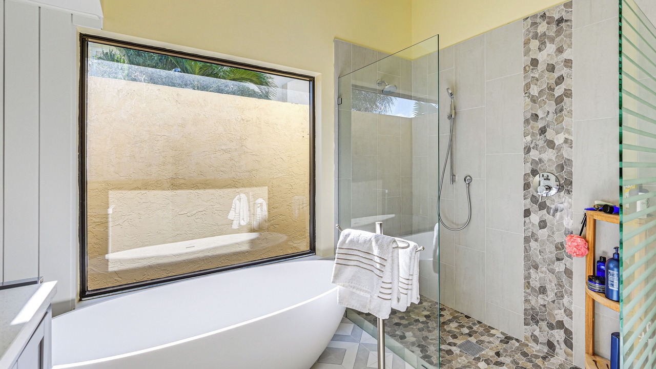 Photo of Bathroom in Imperial Golf Estates