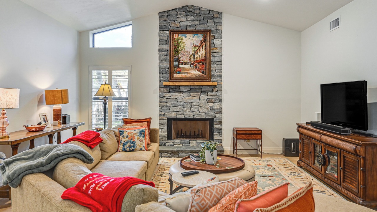 Photo of Bedroom in Imperial Golf Estates