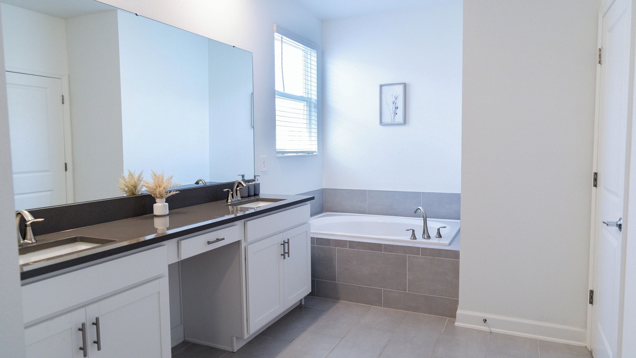 Photo of Bathroom in Davenport