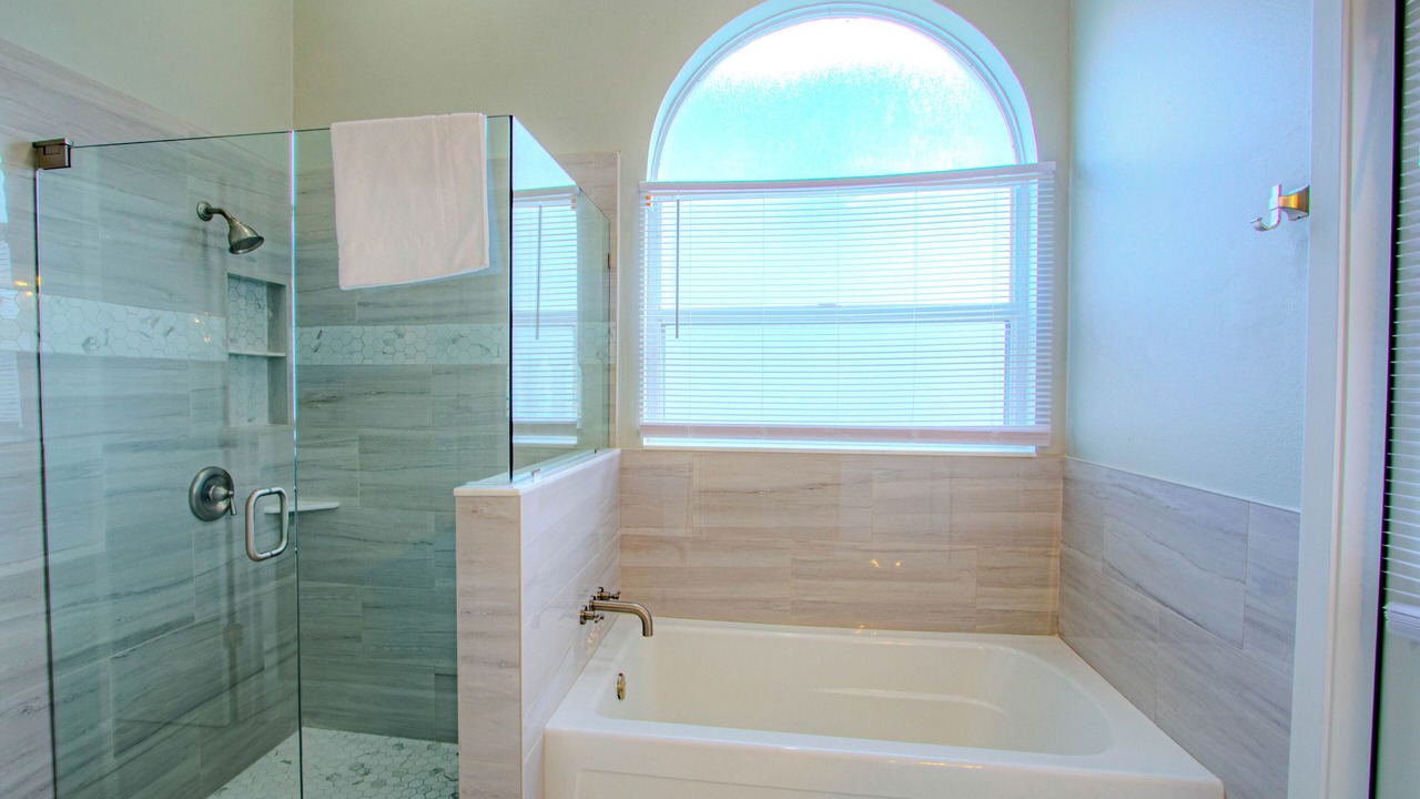 Photo of Bathroom in Lindfields