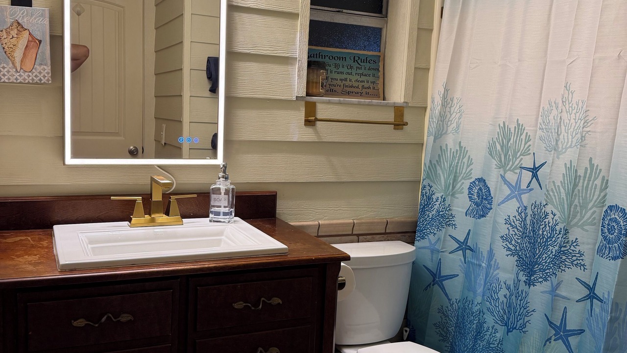 Photo of Bathroom in White City