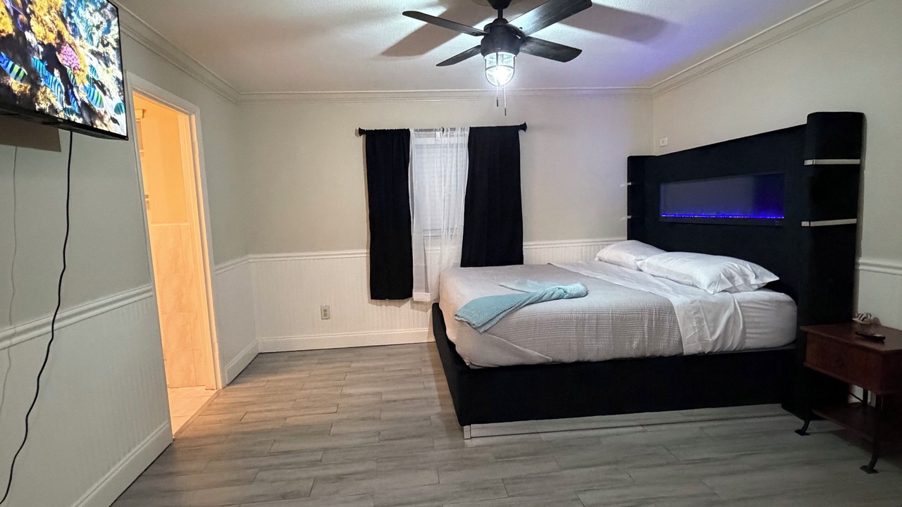 Photo of Bedroom in White City
