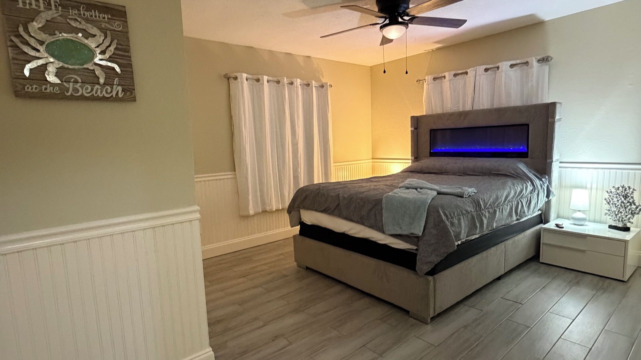 Photo of Bedroom in White City