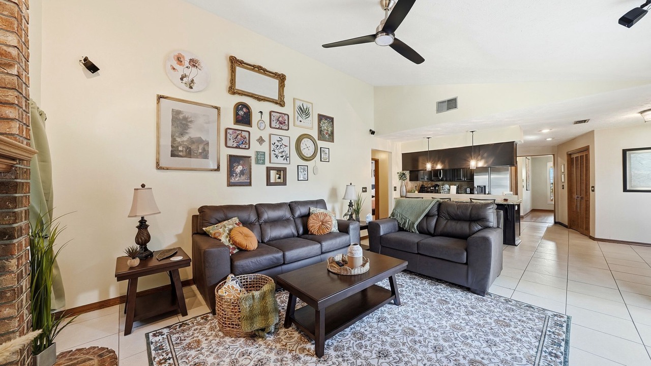 Photo of Livingroom in Valrico