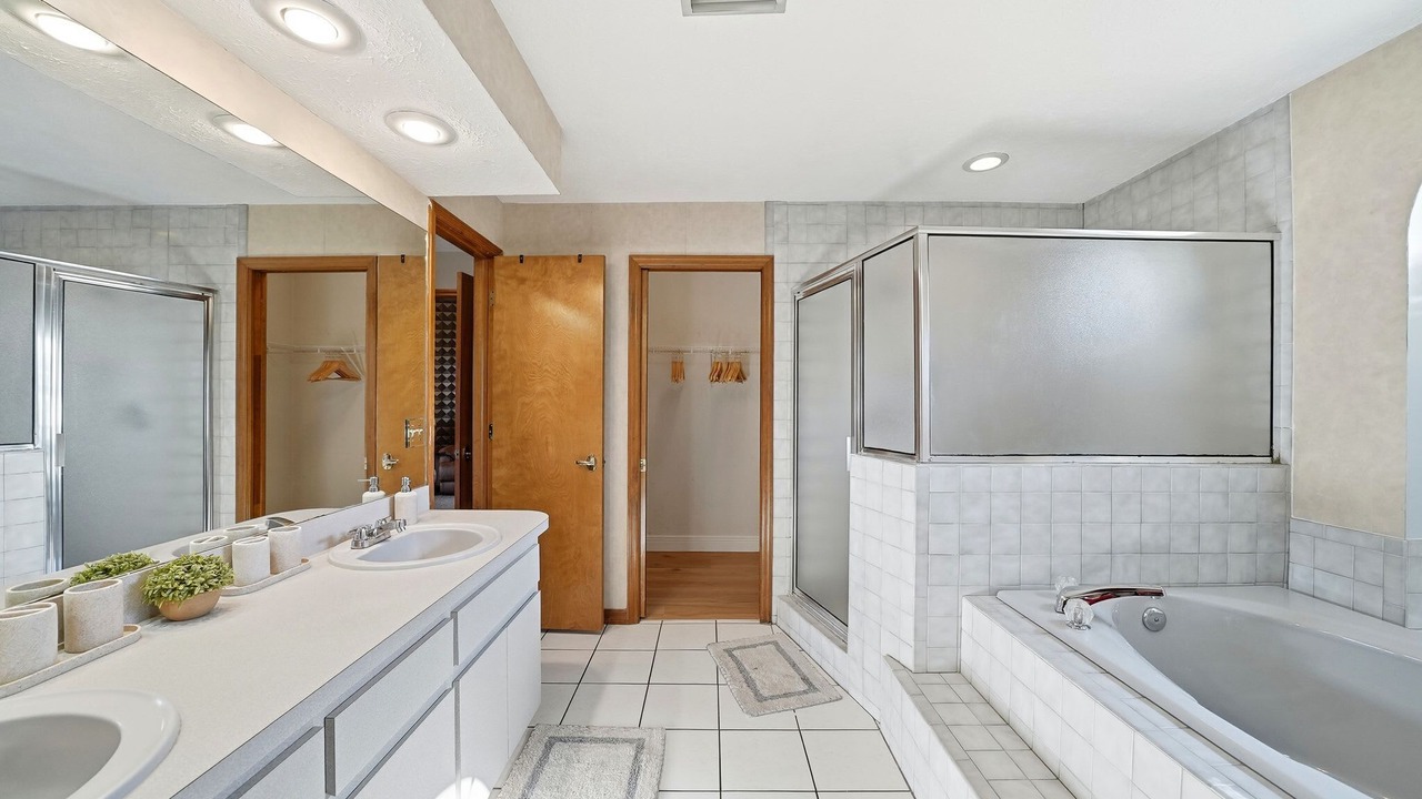 Photo of Bathroom in Valrico