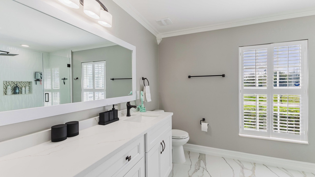 Photo of Bathroom in Diplomat