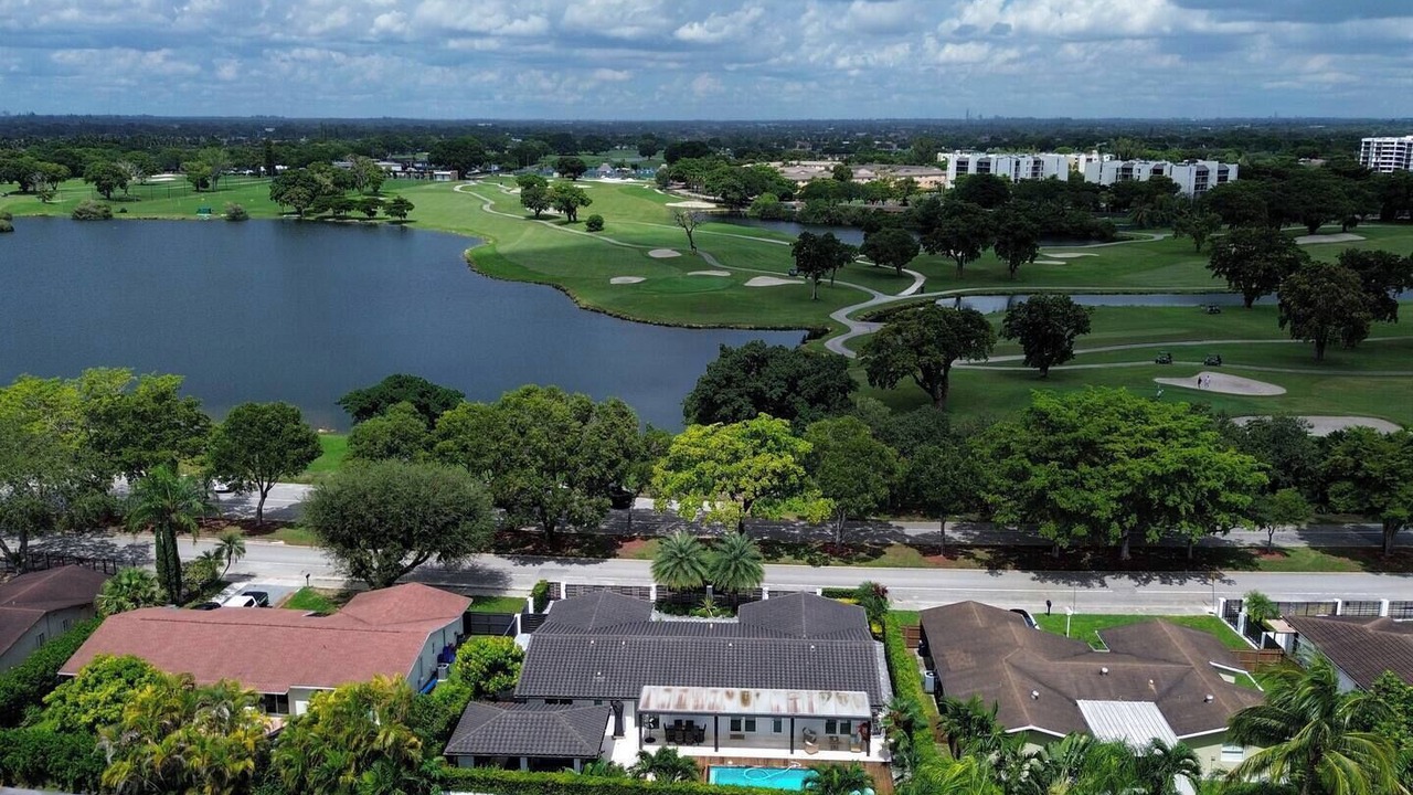 Photo of Outdoor in Kendale Lakes