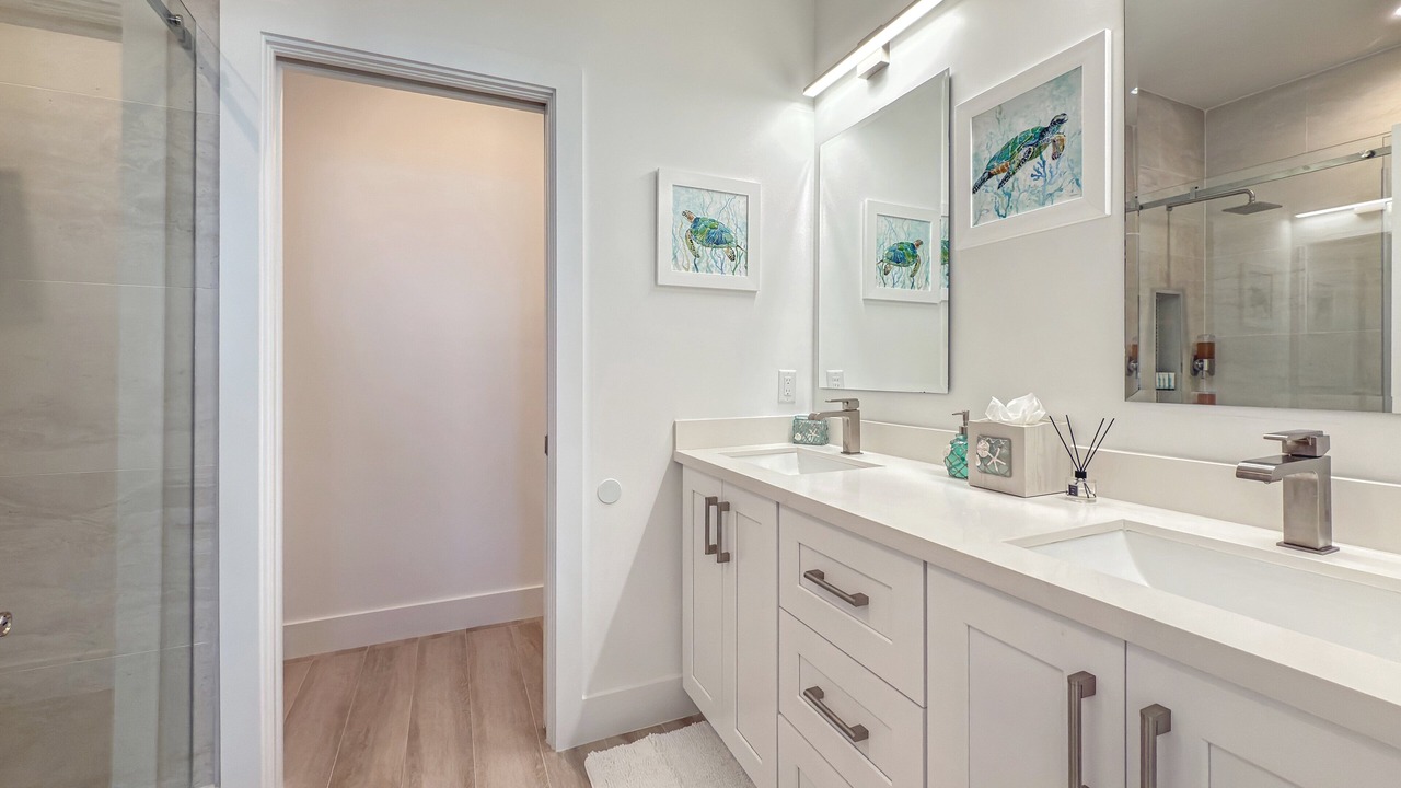 Photo of Bathroom in Islamorada