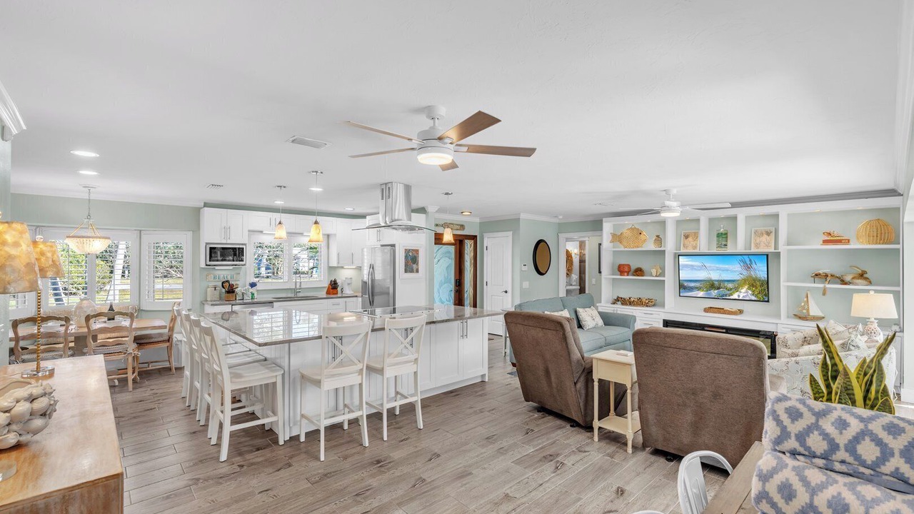 Photo of Livingroom in Holmes Beach