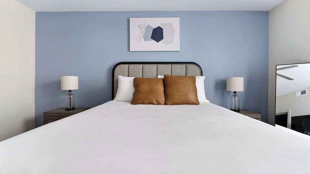 Photo of Bedroom in West 1st Street