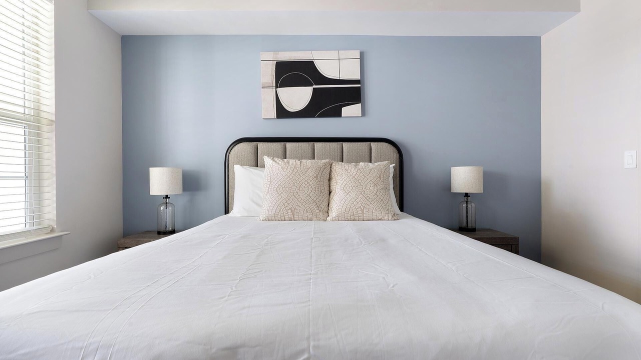 Photo of Bedroom in West 1st Street