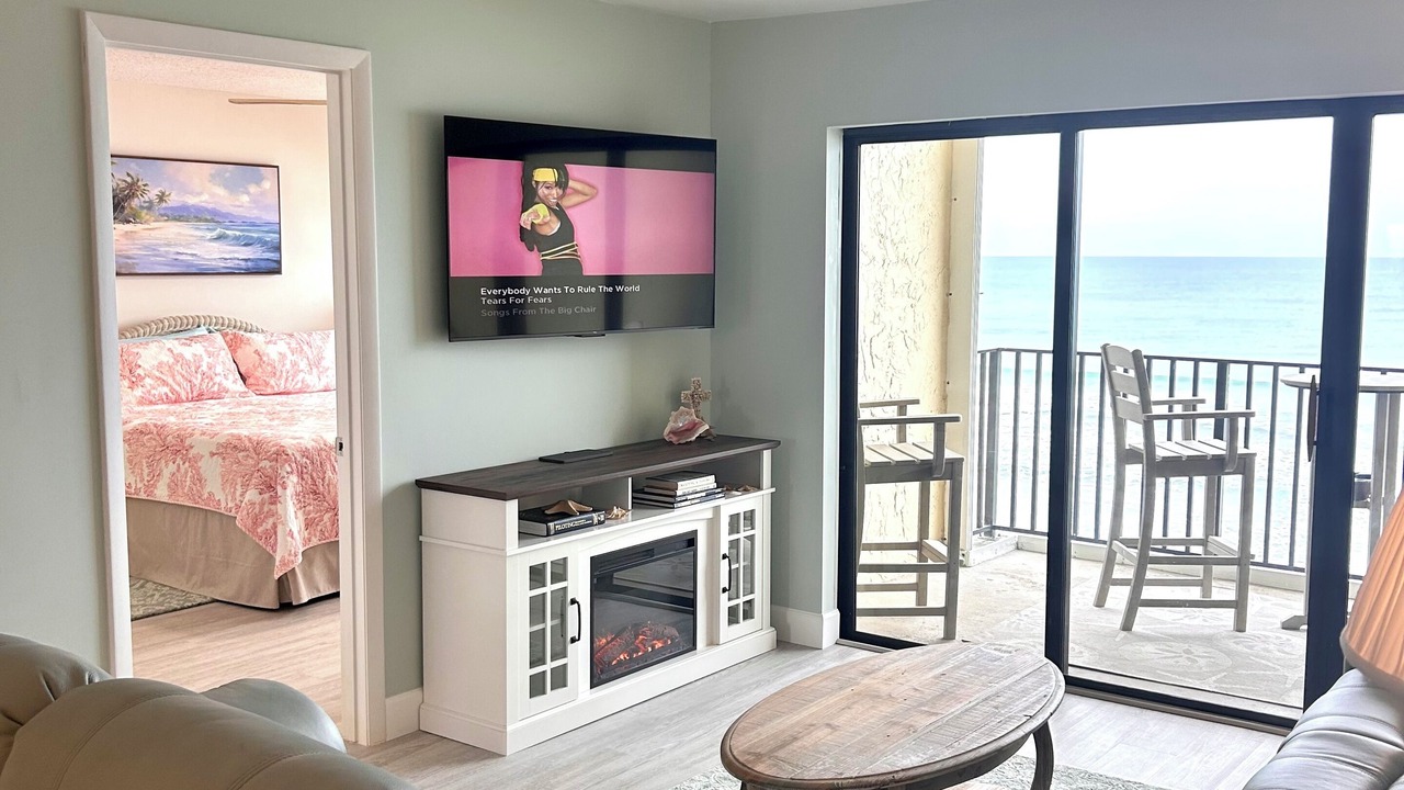 Photo of Livingroom in Hutchinson Island South