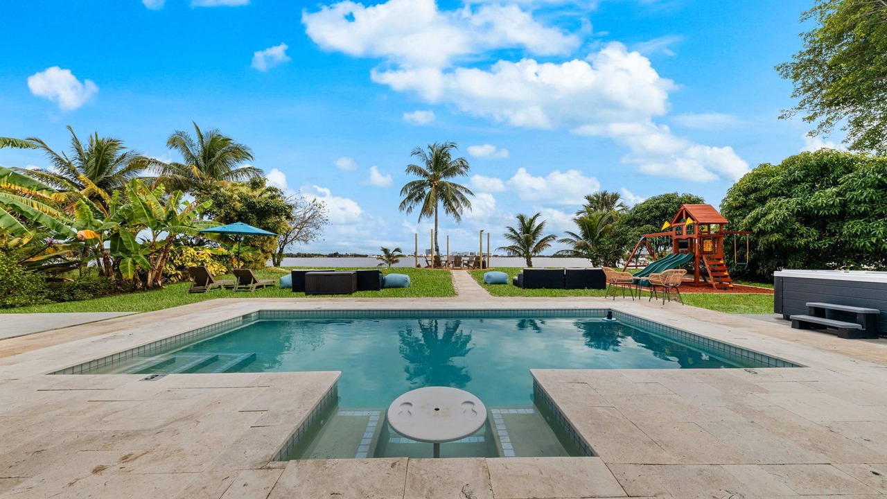 Photo of Outdoor in Palm Beach - West Palm Beach